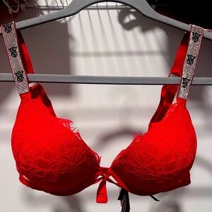 Victoria’s Secret NWT Red lace Bombshell Plunge Push Up 36 B